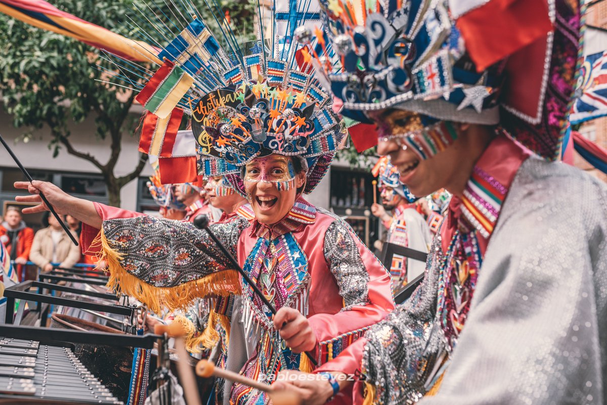 Un año más he tenido la suerte de poder fotografiar el Gran Desfile del Carnaval de Badajoz.

Abro 🧵del mejor carnaval que existe. 😍

1. LOS TUKANES