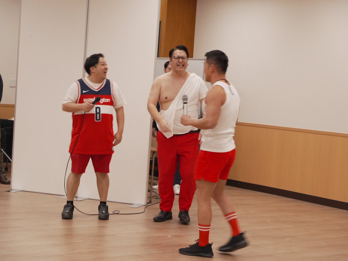 yca_yoshimoto's tweet photo. MCの #バビロン さん
最高のお手本ありがとうござました😂

本日順位は
🥇ブリタニカ
🥈上空計画
🥉キャツどん
おめでとう🎉

インフルで欠席した
ぐうぽよ不動音頭 しゅんきバンバイエ
お大事に...😷 https://t.co/89U8KCAFd6
