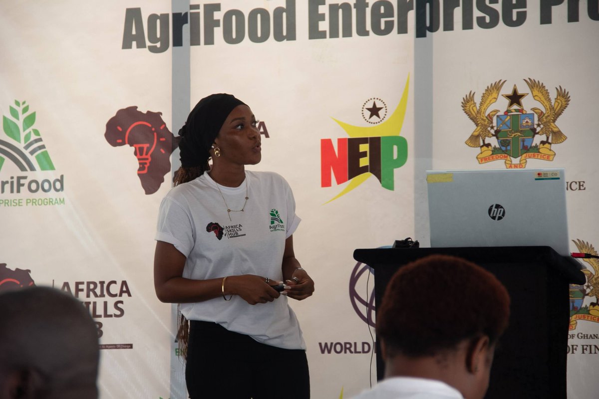 ASHAfrica_'s tweet photo. Entrepreneurs in the #AgriFoodEnterpriseProgram pitched their businesses, impressing judges and audiences with their pitches centered around sustainability, scalability, and social impact. 
They presented solutions to transform the agric industry toward business growth and dev't. https://t.co/etYA4tVet4