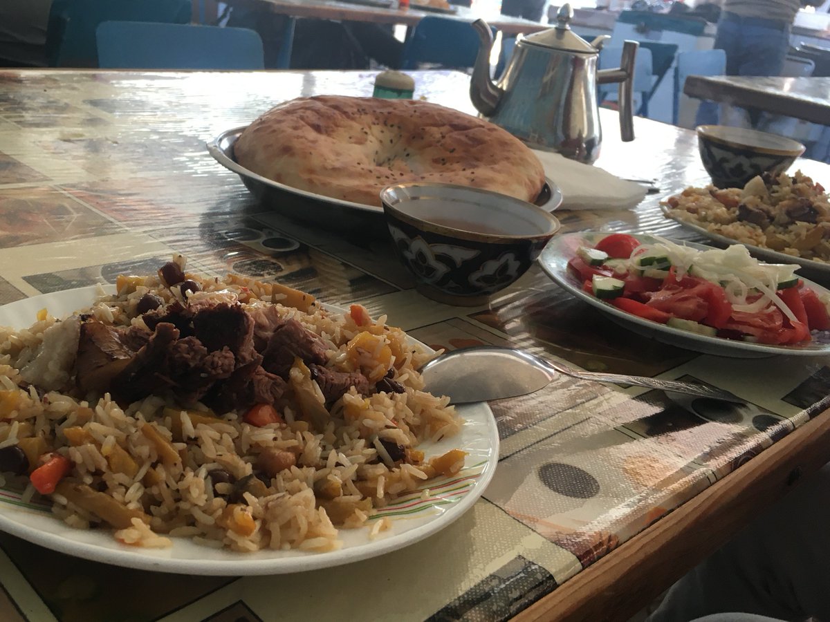 Jordanova_An's tweet photo. Roses are red, violets are blue,
I had a great #Bobur plov today - and hope you all had some too
#Chorsu #Tashkent #Uzbekistan https://t.co/B0fPIlaUXQ