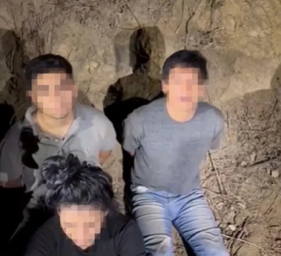 soyluisgabriel1's tweet image. ⚫️🇲🇽 Asesinan a una familia reportada como desaparecida en #Guerrero.

Cecilia Gaspar y José Teodoro Domingo, ambos de 52 años, y sus hijos Roberto y Gaudencio, de 30 y 22, fueron hallados sin vida y embolsados al este de #Chilpancingo.