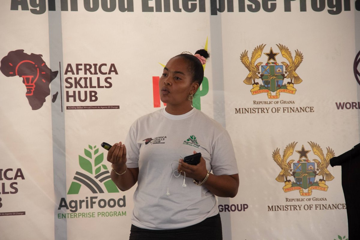 ASHAfrica_'s tweet photo. Entrepreneurs in the #AgriFoodEnterpriseProgram pitched their businesses, impressing judges and audiences with their pitches centered around sustainability, scalability, and social impact. 
They presented solutions to transform the agric industry toward business growth and dev't. https://t.co/etYA4tVet4