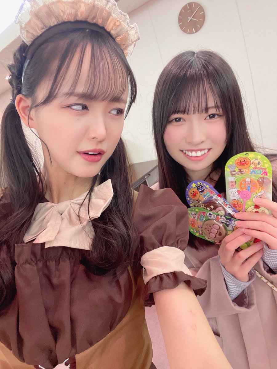 FUKUAKARI_STU48's tweet photo. ハッピーバレンタイン🍫
い ん すたにメイドコス写真載せたよん！
みんないつも沢山の愛をありがとう💖

「貰ってないフリしてもう一回貰いに来たら、もう一個貰えるよ〜」の言葉、後輩史上初めて鵜呑みにしてきてくれた可愛いこの子にも早く会いたいですね。 https://t.co/YtO9JTDayM