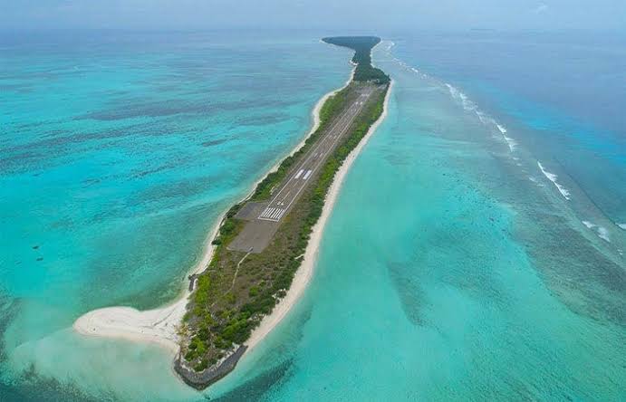 🚨 India has decided to build naval bases at Agatti and Minicoy Island in Lakshadweep, India. 

Defence minister to inaugurate a naval base in Minicoy on March 4-5.