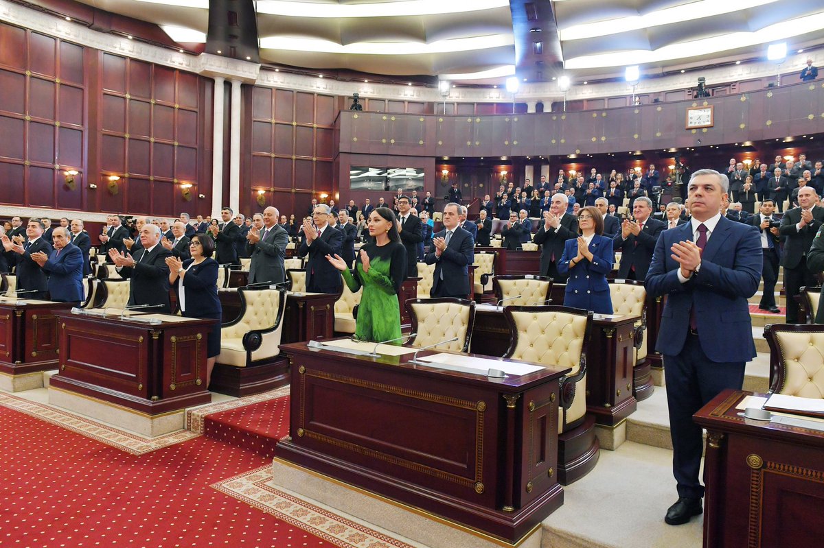 1VicePresident's tweet photo. The swearing-in ceremony of President of the Republic of Azerbaijan Ilham Aliyev was held in the Milli Majlis.
The inauguration ceremony was attended by First Lady Mehriban Aliyeva, state and government officials, and MPs. https://t.co/PGtsT4wHX9