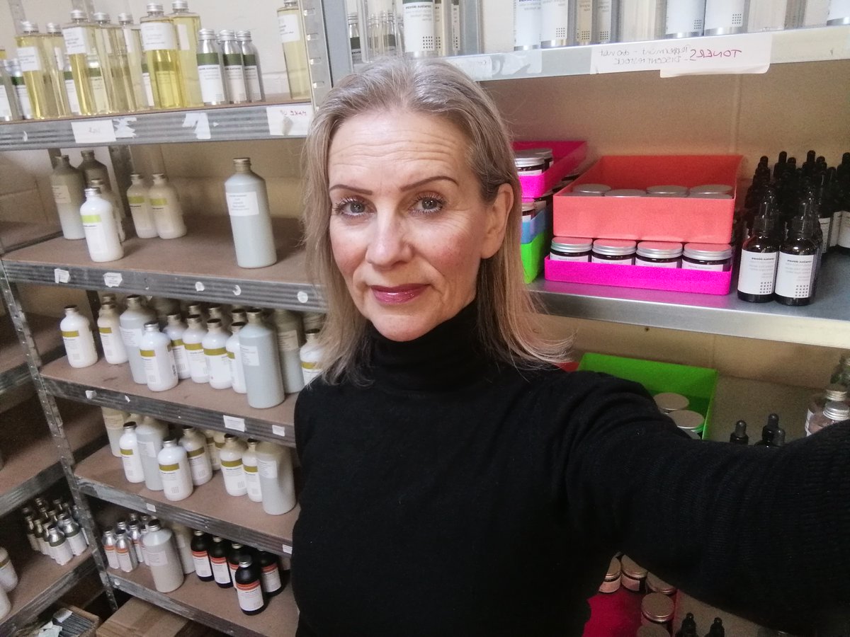 Hello! Anyone there?? Just a quick reminder to say if you haven't entered our month long giveaway, we'll be drawing the first 4 winners this Friday! Click on the link to enter
 forms.gle/1fXmbUpnfUQofX…
#WINNER #COMPETITION