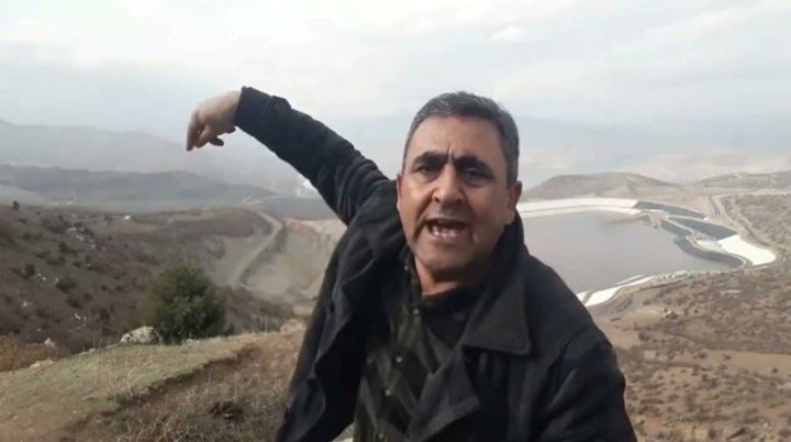 #Erzincanİliç'teki altın madenine karşı mücadele veren Sedat Cezayirlioğlu gözaltına alınmış. 

Maden faciası sorumlularını neden gözaltına almıyorsunuz?

Vatan toprakları savunmasız, çok ağır bir işgalin pençesindeyiz.

#SedatCezayirlioğluserbestbırakılsın
#Fıratnehri