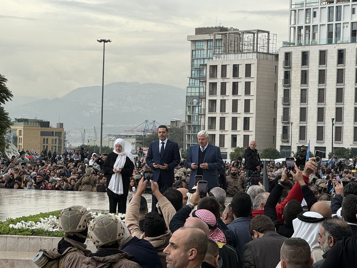 Aujourd’hui, <a href="/saadhariri/">Saad Hariri</a> s’est rendu à Beyrouth pour rendre hommage à son père Rafik Hariri, ancien premier ministre du #Liban assassiné en 2005 par l’État syrien. Cependant, en comparaison aux années précédentes la mobilisation populaire est beaucoup plus faible.