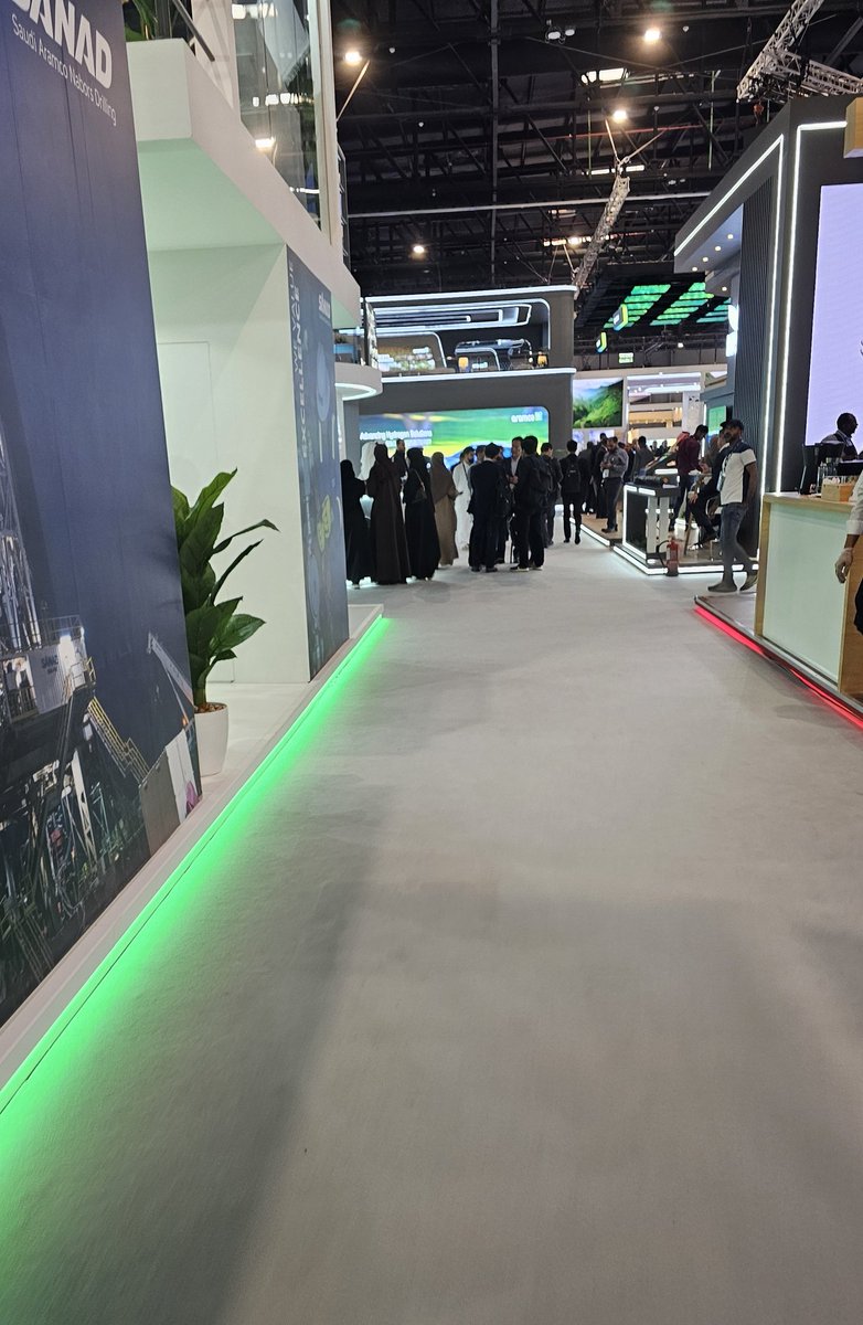moh_88873's tweet photo. يدرعم عالكل هالروبوت 🤨

يوم ثاني مليء بالكنوز🔥🔥

#SLB #IPTC24 #Aramco https://t.co/2HX0UHmTYW