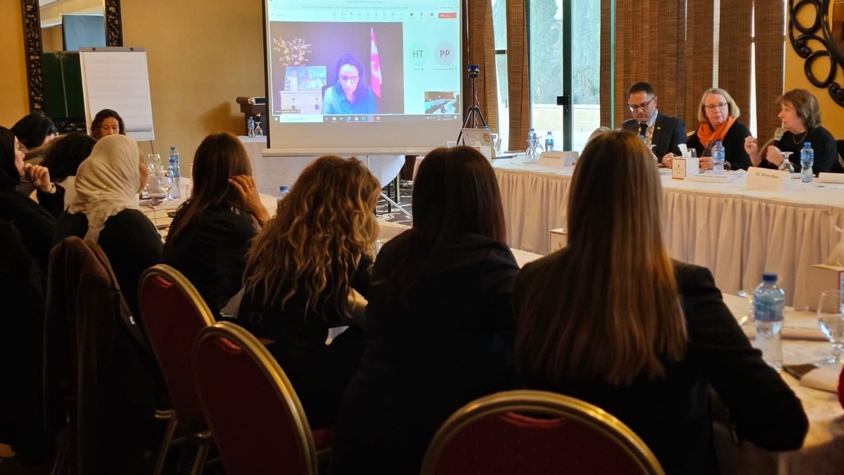 🇨🇦's Ambassador for Women, Peace and Security @jacqui_oneill participated in a round table discussion with 🇵🇸 civil society to support women and girls. Their leadership and determination are key in shaping a better future especially now.