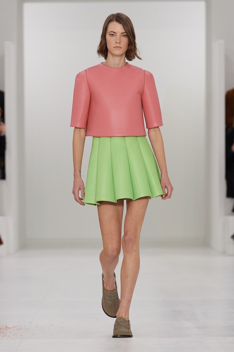 LOEWE FW22                    FW23