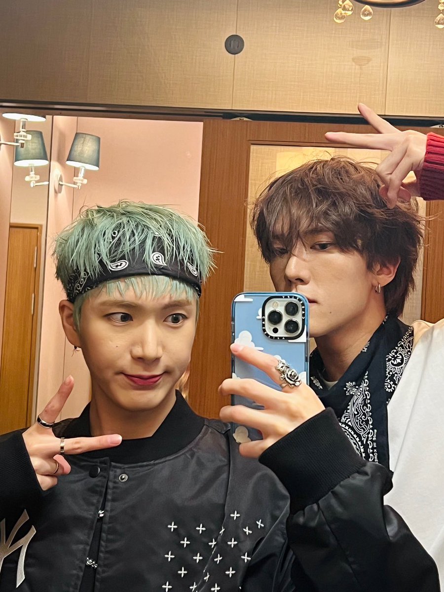 OmegaX_members's tweet photo. [#OX]

생일 가기 전 생축 정훈 

#OMEGA_X #오메가엑스 
#케빈 #KEVIN https://t.co/vyQcWNNpw8