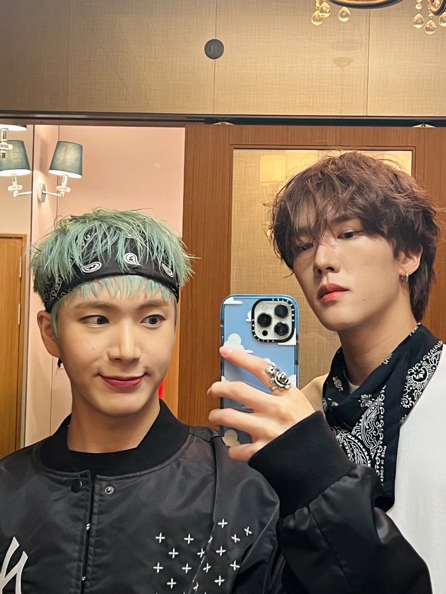 OmegaX_members's tweet photo. [#OX]

생일 가기 전 생축 정훈 

#OMEGA_X #오메가엑스 
#케빈 #KEVIN https://t.co/vyQcWNNpw8
