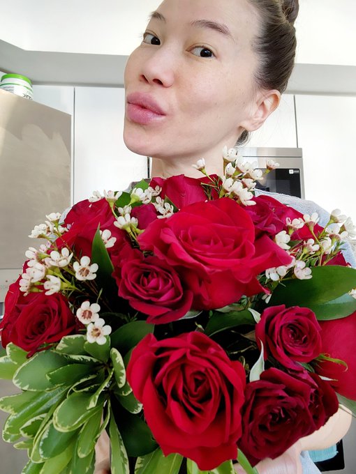 🌹🥰🌹 https://t.co/uCNgZWwjMH
