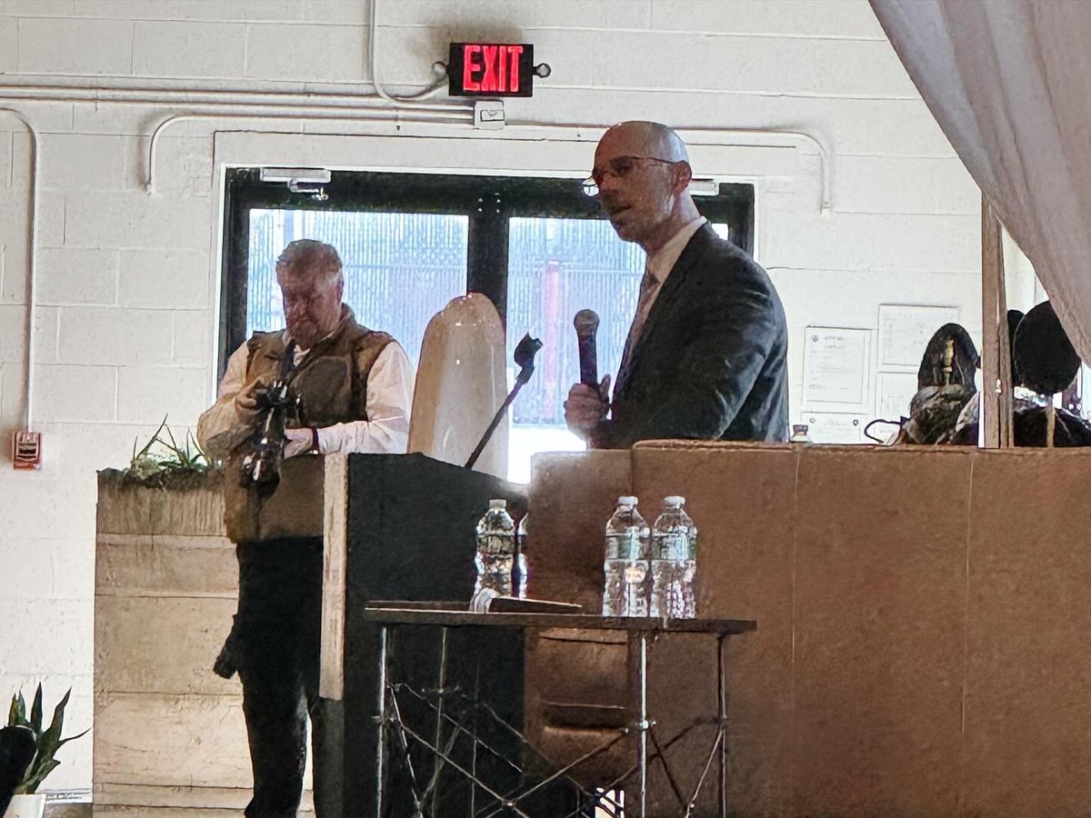 Elizabeth Hitchcock tweet media