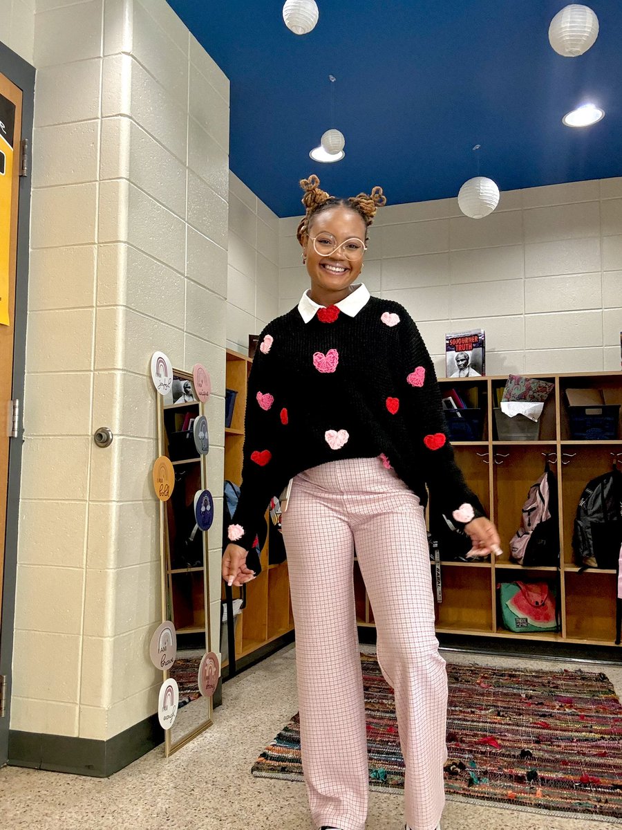 cutest valentines teacher 🥰💋💕