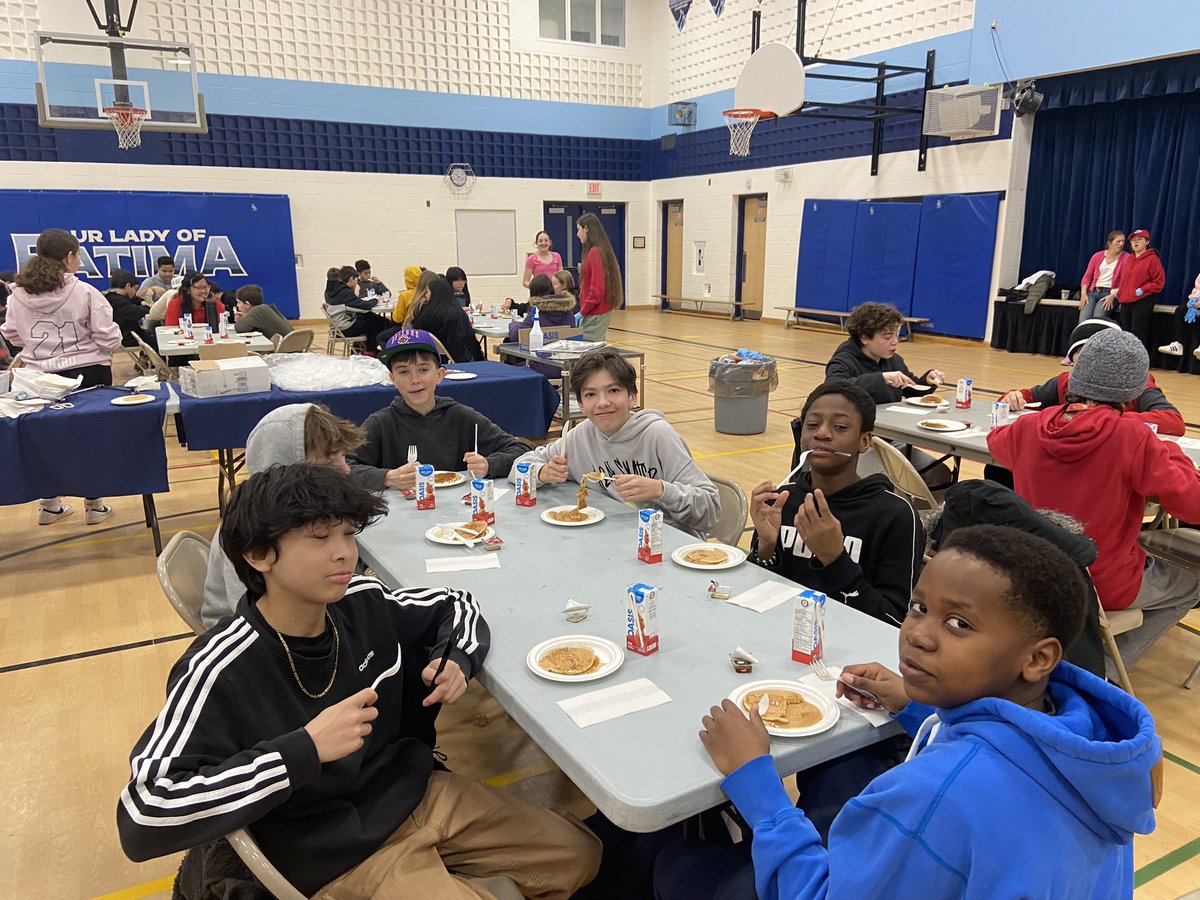 MrsESmith8's tweet photo. Thank you our Parent Council for the delicious pancakes yesterday! @OLFMilton @HCDSB https://t.co/5MceYWCb4b