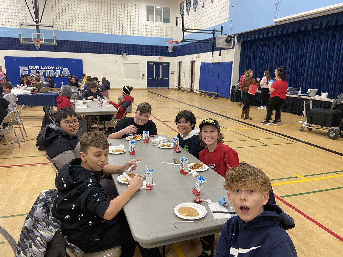 MrsESmith8's tweet photo. Thank you our Parent Council for the delicious pancakes yesterday! @OLFMilton @HCDSB https://t.co/5MceYWCb4b
