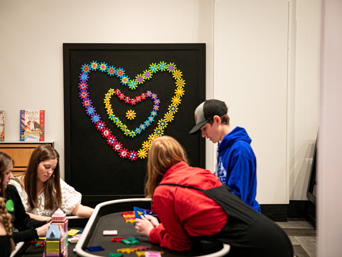 fristartmuseum's tweet image. While we’re not open to the public on Valentine's Day, we are sharing our love for art with you today from our FAMily to yours ❤️ 🎨  #ValentivesattheMuseum #loveforArt #weloveart