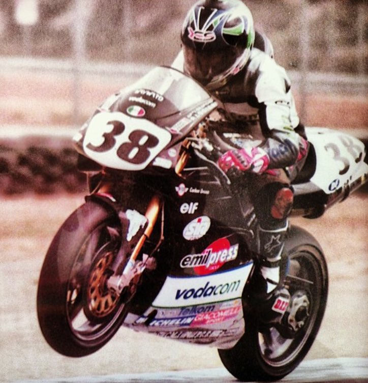 Lance Isaacs 🇿🇦3️⃣8️⃣🏁
#WheelieWednesday <a href="/Lancelot38/">Lance Isaacs</a>
