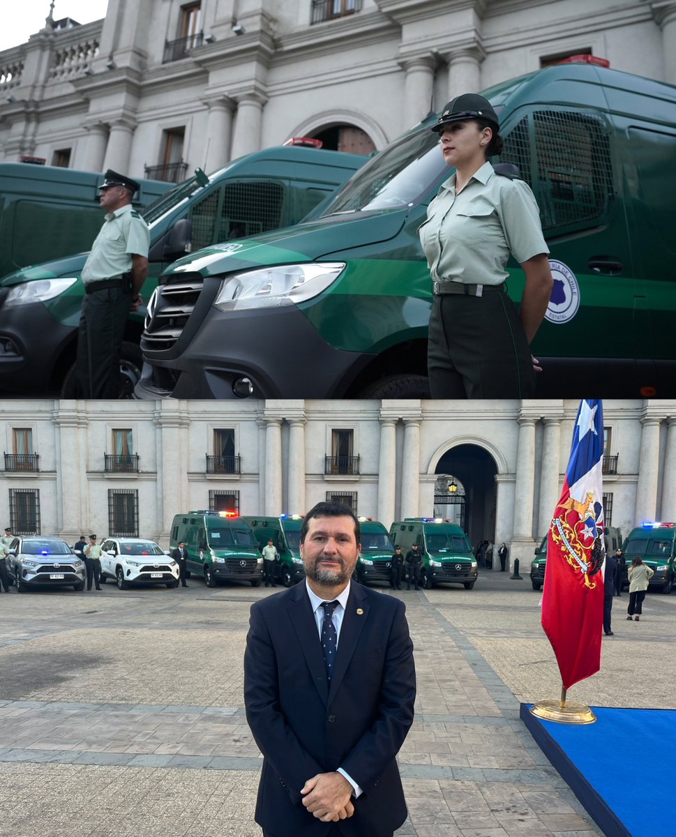El Fiscal Nacional (S) Héctor Barros asistió a la entrega de nuevos vehículos institucionales a @Gendarmeria_CL, que tienen como fin fortalecer la labor de la institución. 🚔👮‍♂️ Un acto encabezado por el Presidente de la República. #Gendarmería #SeguridadCiudadana