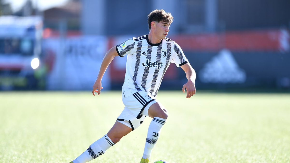 BaridonMarco's tweet photo. Tommaso #Maressa assente per #JNextGenSestriLevante ❌️
Motivi di mercato: il classe 2004 rinnova fino al 2025 (era in scadenza a giugno) e va in prestito in Svizzera, al #Bellinzona ⚫️ #Juventus https://t.co/qNRWsDoZjG