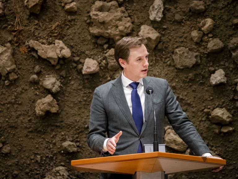 LaurensEurope's tweet photo. Altijd scherp in het debat deze 4 en een verrijking voor de politiek. #formatiedebat 
#Jetten #Bontenbal #Ouwehand #Dassen https://t.co/xR0eVnigKy