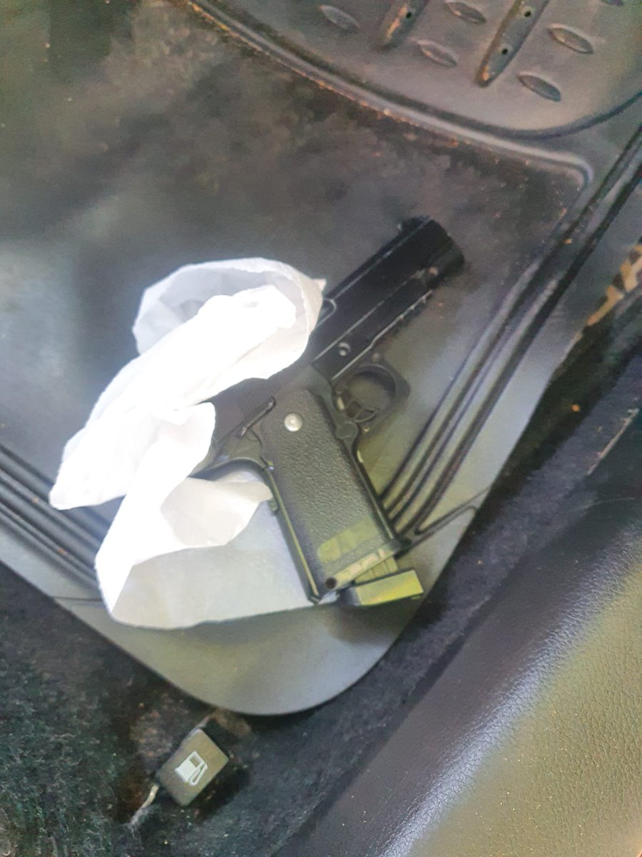 Fidelity_Secure's tweet photo. A Valentine's Day armed robbery suspect was apprehended in Umbilo, Nigeria, with a replica firearm, and taken to the police station for further investigation. Well done to all role players involved in this!

#FidelityADT #Umbilo #arrest #visibility #Teamwork #WeAreFidelity https://t.co/SZfOVPMuUk