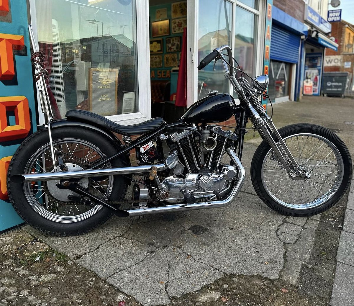 LowbrowCustoms's tweet photo. Damn man this Ironhead choppy is f*ckin’ reaaal nice like hella nice, like wow nice, like man thats a classic style kinda nice! Good stuff @vulcnchoppa good stuff in deed. #choppershit #choppers #buildsomething #becausechopper #ironheadchopper #sportster #ironhead #chopeverything https://t.co/K3d09mNOGX
