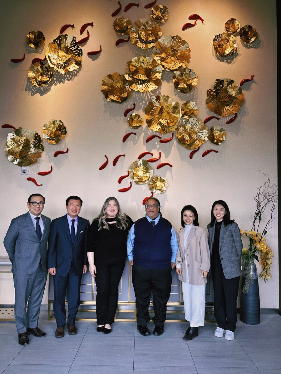 UGASocialWork (@ugasocialwork) on Twitter photo Dean Phillip Hong, Center for Social Justice Human and Civil Rights Director <a href="/dirugacsj/">Dr. Lee Cornelius</a>, and SSW faculty recently met with the senior staff of the <a href="/GaAsianTimes/">Georgia Asian Times</a> to continue to build the interconnection between the school and the Asian communities in Georgia. #uga #civilrights Dean Phillip Hong, Center for Social Justice Human and Civil Rights Director <a href="/dirugacsj/">Dr. Lee Cornelius</a>, and SSW faculty recently met with the senior staff of the <a href="/GaAsianTimes/">Georgia Asian Times</a> to continue to build the interconnection between the school and the Asian communities in Georgia. #uga #civilrights