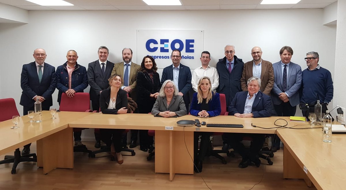 Hoy hemos estado presentes representados por nuestro presidente Jesús Pérez De La Torre  en la junta directiva de FADEI Patronal Inmobiliaria (Patronal nacional del Sector Inmobiliario). Unexia siempre en contacto con las instituciones que nos representan como empresario andaluz.