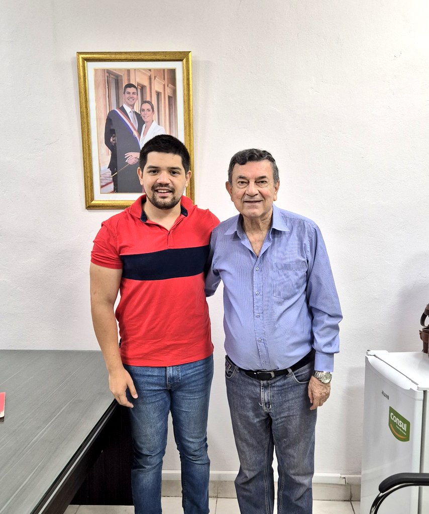 JoseRoberttipy's tweet photo. Me es grato compartir anécdotas y planificar proyectos con personas que tienen la misma misión, la de ayudar al prójimo en la búsqueda del bien común.

Gracias Dr. Luis Alberto Servín Blaires, Miembro del Consejo de Diben por el recibimiento. https://t.co/j3oAqLSyKP