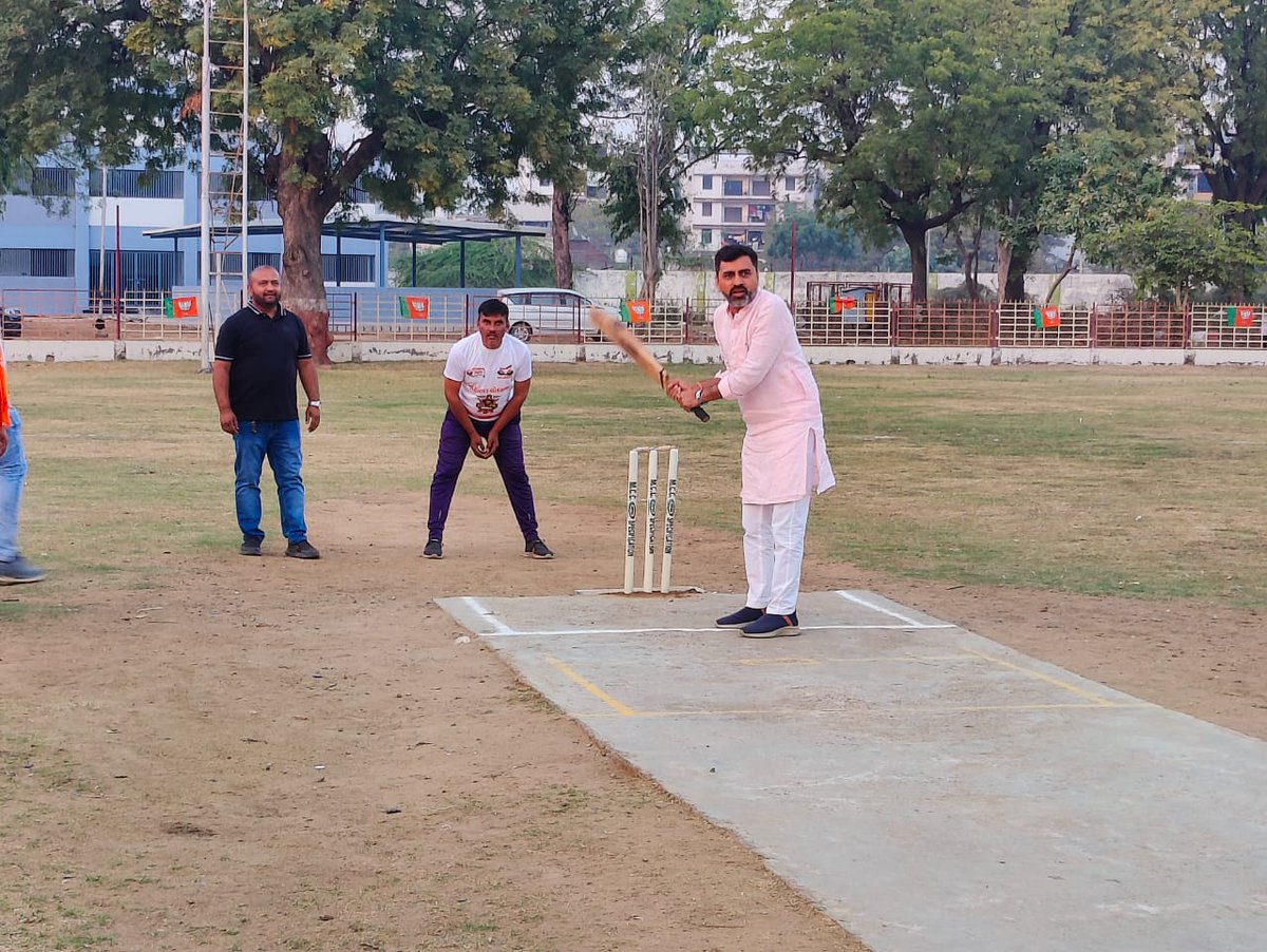 iRitaPatel's tweet image. ગાંધીનગર ઉત્તર સાંસદ ખેલકૂદ સ્પર્ધા અંતર્ગત "ખેલો ગાંધીનગર" અને "ગાંધીનગર સાંસદ સાંસ્કૃતિક મહોત્સવ"

ગાંધીનગર લોકસભા પ્રીમિયર લીગ અંતર્ગત ગાંધીનગર ઉત્તર વિધાનસભાની મેચ યોજાઈ હતી.

#glpl

જોડાશે ગાંધીનગર, જીતશે ગાંધીનગર

@amitshah
@bjp4gujarat