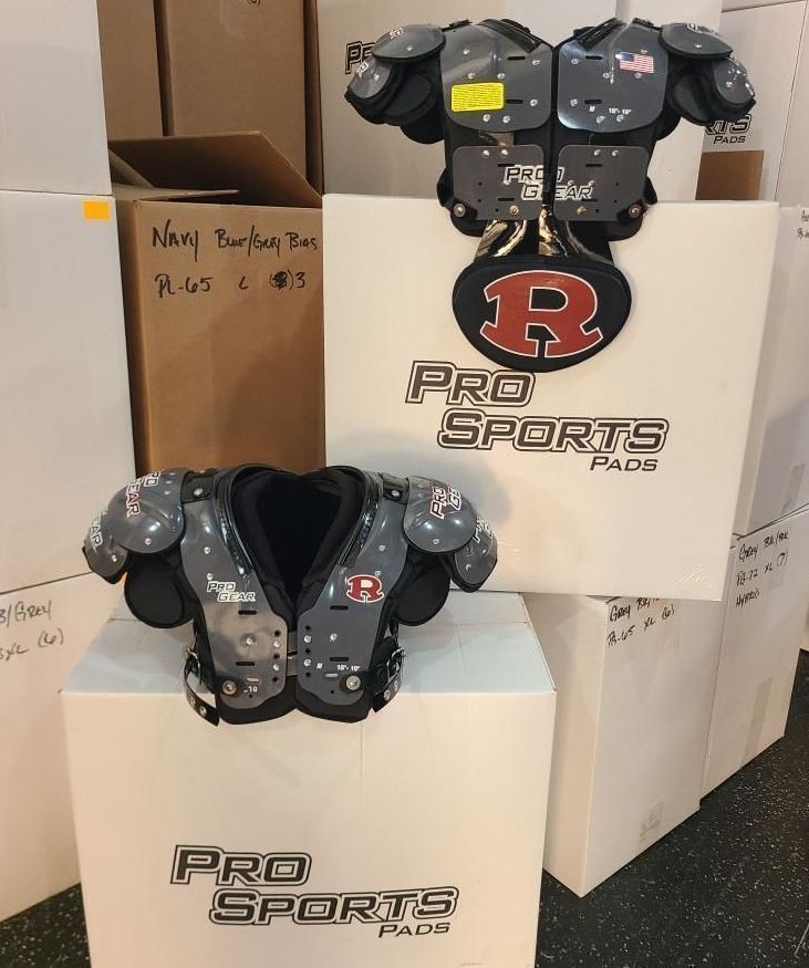 ProSports_Pads's tweet photo. Getting Warner Robins High School #GearedUp for the season with some #ProSportsCustoms! 

@Clayton_nelson5 and @BakersSports, we appreciate your help on getting these to the #Demons! 

@robinsfootball1 
@WRHSEQUIPMENT 

#KnowTheLogo #ProSportsCustoms #MadeInTheUSA #HSFootball https://t.co/ieAFif64Wk