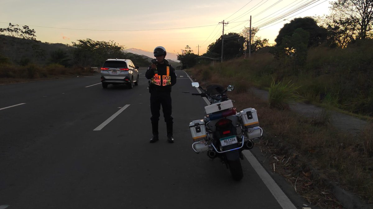 policiadepanama's tweet image. En la Provincia de Chiriquí mantenemos acciones preventivas de #SeguridadVial de control de Velocidad en diferentes sectores. #ManejaSeguro