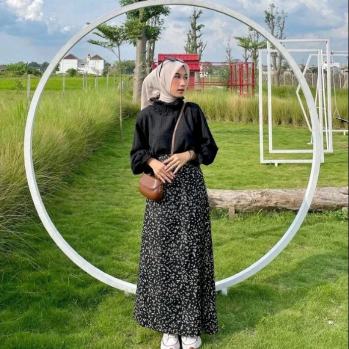snurhashima_02's tweet photo. https://t.co/e0BbOqWTHI

Sakura Pattern Skirt On Shopee
#shopee #ShopeeMY #shopeehaul #shopeefinds #shopeeaffiliate https://t.co/fN26Pn5JoY