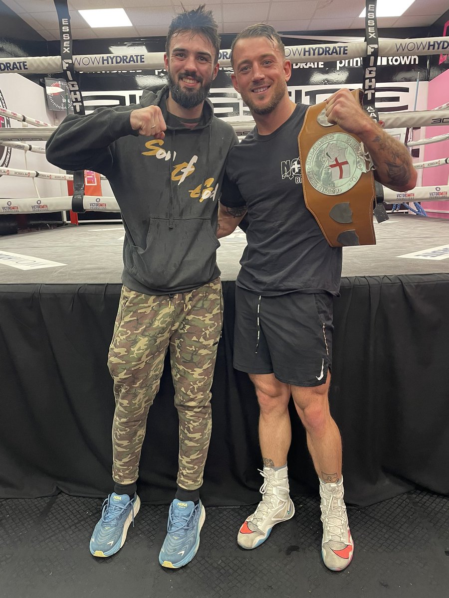 Quality rounds for @bartell_joel with English middle weight champion @brad_pauls 🥊 Joel”TheBeast”Bartell🔥getting ready for his 5th professional fight at York Hall Bethnal Green Saturday 24th February @tm14promotions_ @StrikeSportsMGT @MarkTibbsBoxing #W1 @origingym