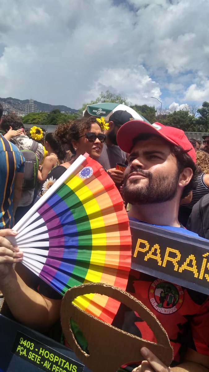 a reforma agrária, o cruzeiro, os homossexuais e o transporte público serão as armas da vitória para a paz universal