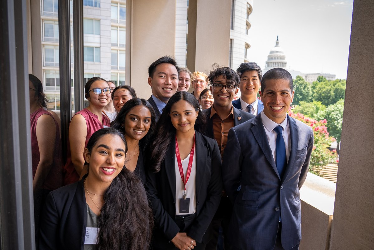 Round Two applications for the Director's Internship Program are NOW OPEN! 📝 Returning Fall 2024 Harvard undergrads can apply to up to two paid summer internships in politics, government, journalism, and public service in this round. Apply by Feb. 21: ken.sc/directors24-2