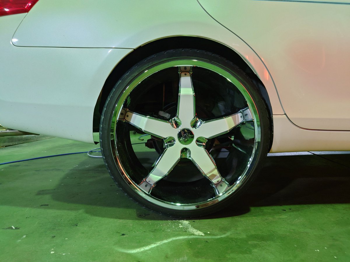 da652af891de432's tweet photo. 屋根を黒、ホイールインサートを白に塗り替え！外装はもうすることなくなった🤣 https://t.co/Zh7awqVs8D