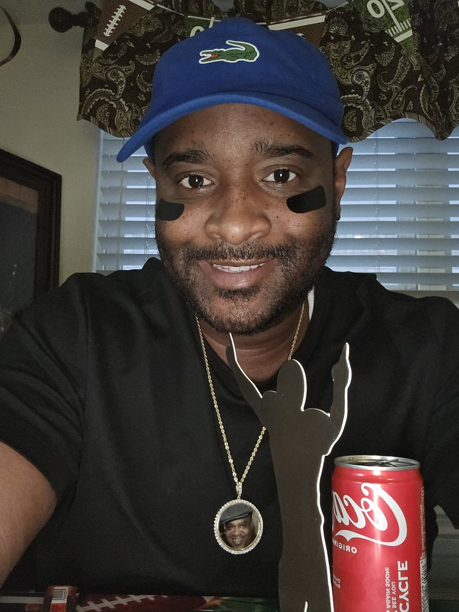 EDemondL's tweet photo. To blessed not to smile.... https://t.co/b95j2DK2pE