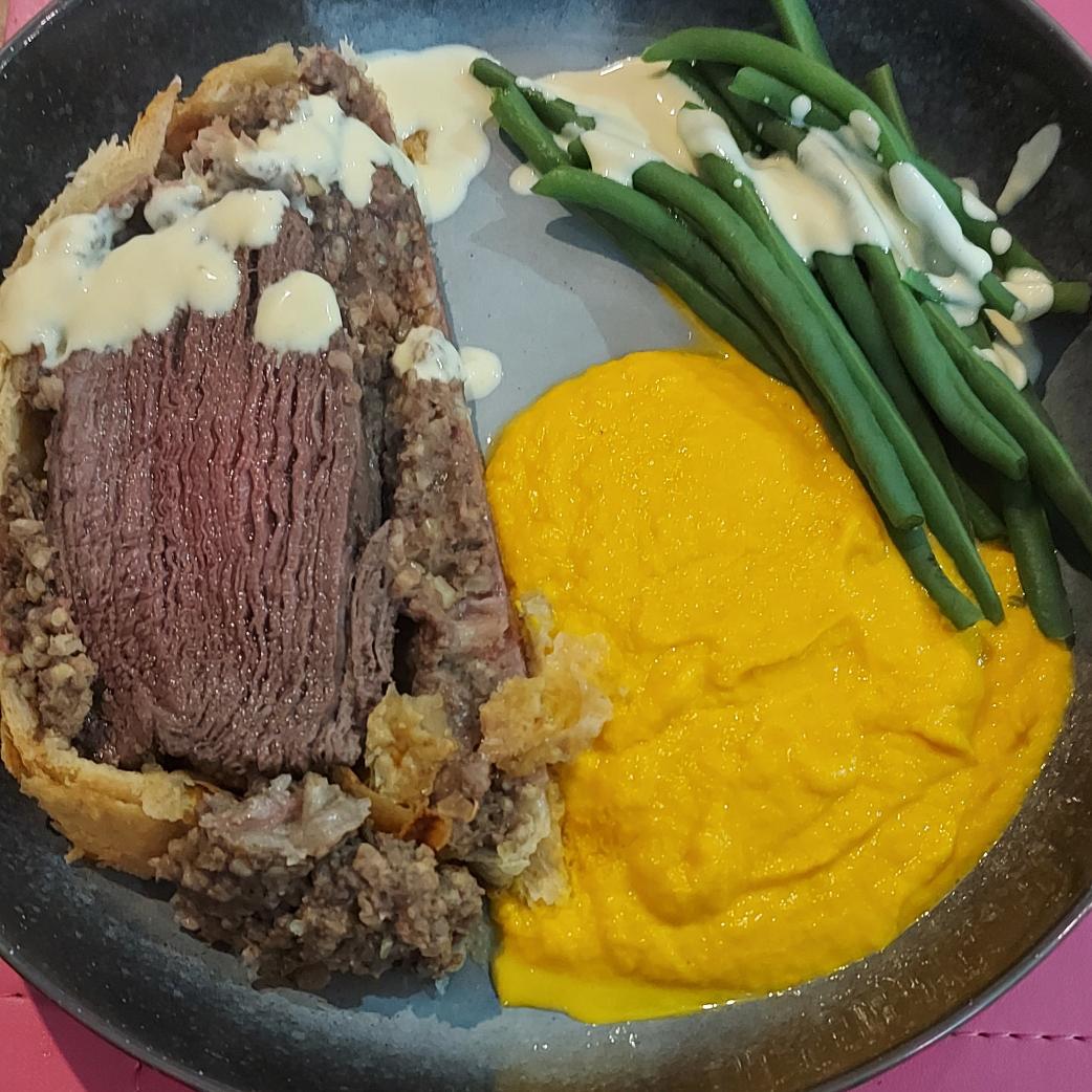 dottleddolly's tweet photo. @sortedfood Haggis, beef Wellington https://t.co/vUvMX3dR53