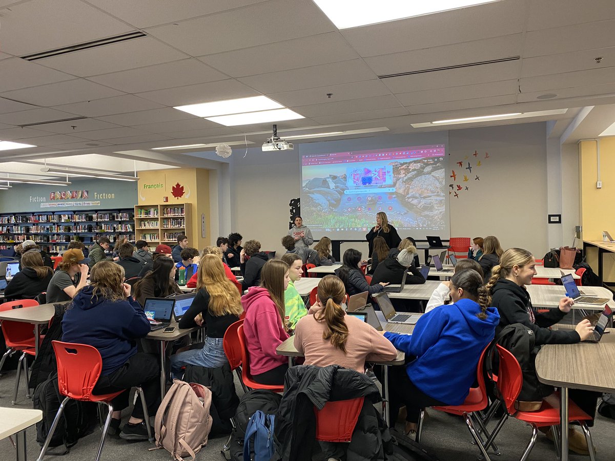 LSucheckiOCSB's tweet photo. Spending the morning with Mrs Moore and @MsHouston_OCT’s classes diving into Google Calendar, Keep and Tasks with @lisahoweocsb. Excited to implement these organizational gems into our daily routine. #shhlc #ourshhs https://t.co/Mk9iqAEB41