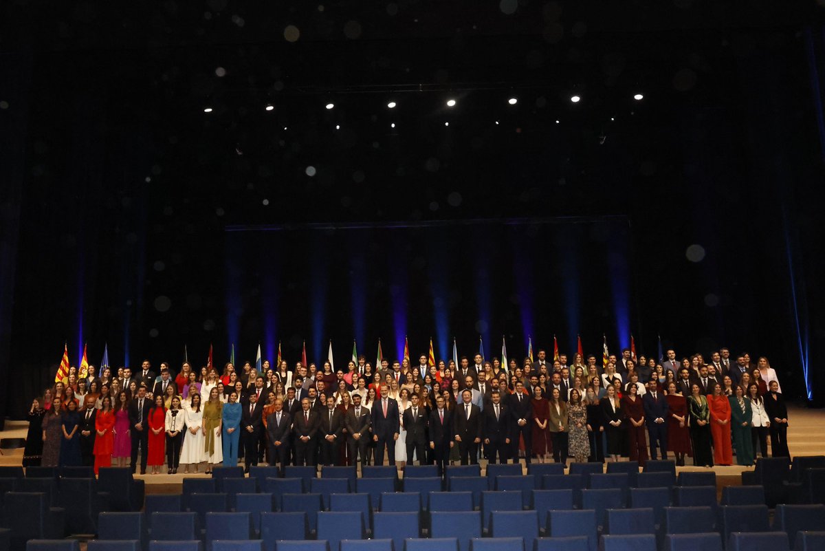 justiciagob's tweet photo. El ministro @felixbolanosg ha asistido hoy en #Barcelona a la ceremonia de entrega de despachos de la 72 promoción de la carrera judicial, presidida por S.M. el Rey.

⚖️De los 160 miembros de esta promoción, 119 son mujeres y 41 hombres. https://t.co/lQ5bBJ6bD3