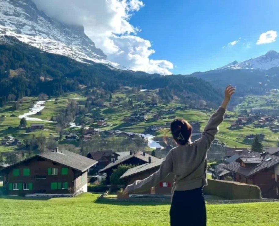 Today is Valentine's Day, so I'm going to be alone and bright for me without a partner😊😊