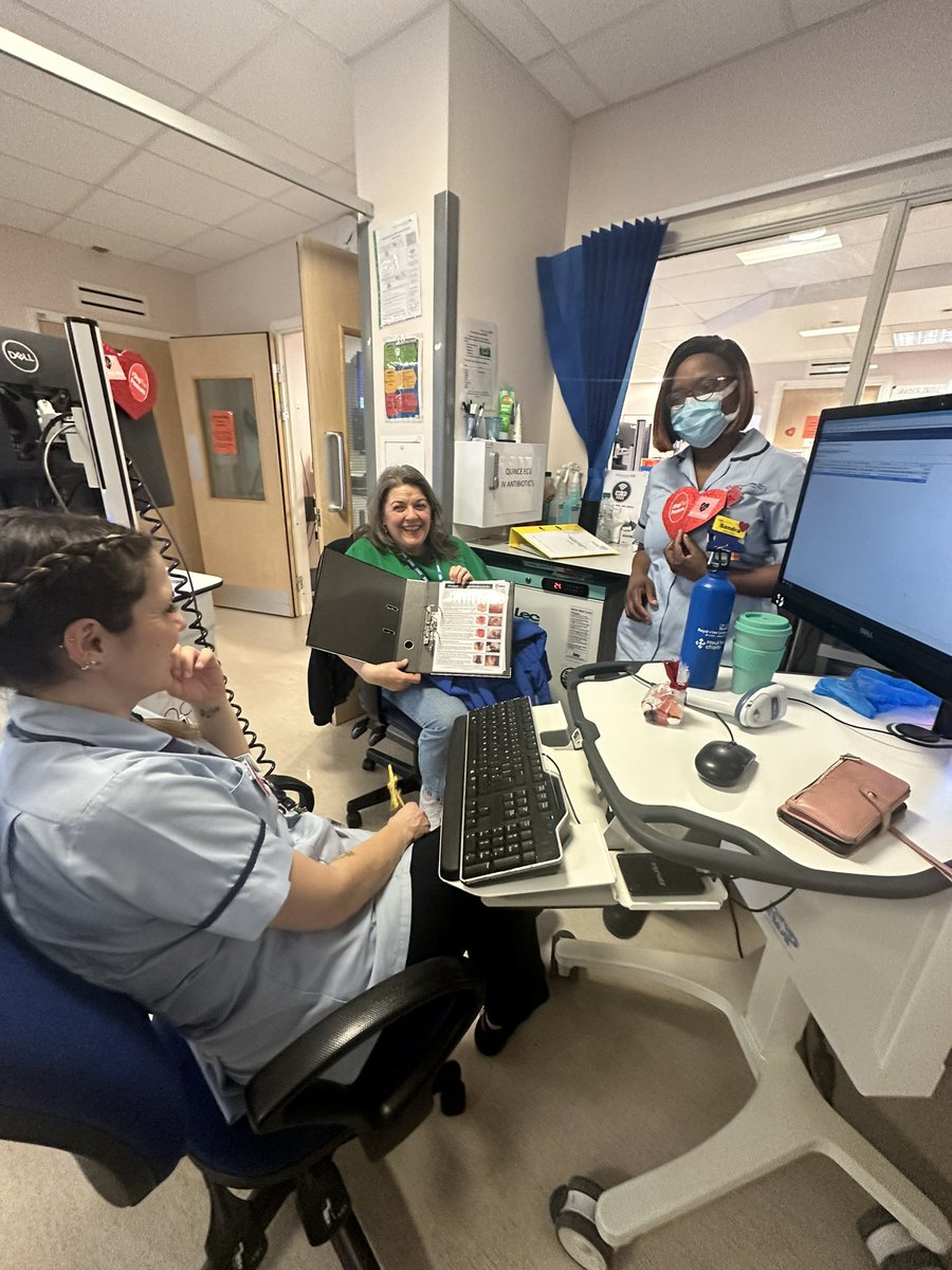 KathleenRona's tweet photo. Happy Valentines Day โฅ๏ธ๐ but our team at work is #loveyourskin day for our patients. #stopthepressure #valentinesday #barnethospital https://t.co/6nsjdBF8YR