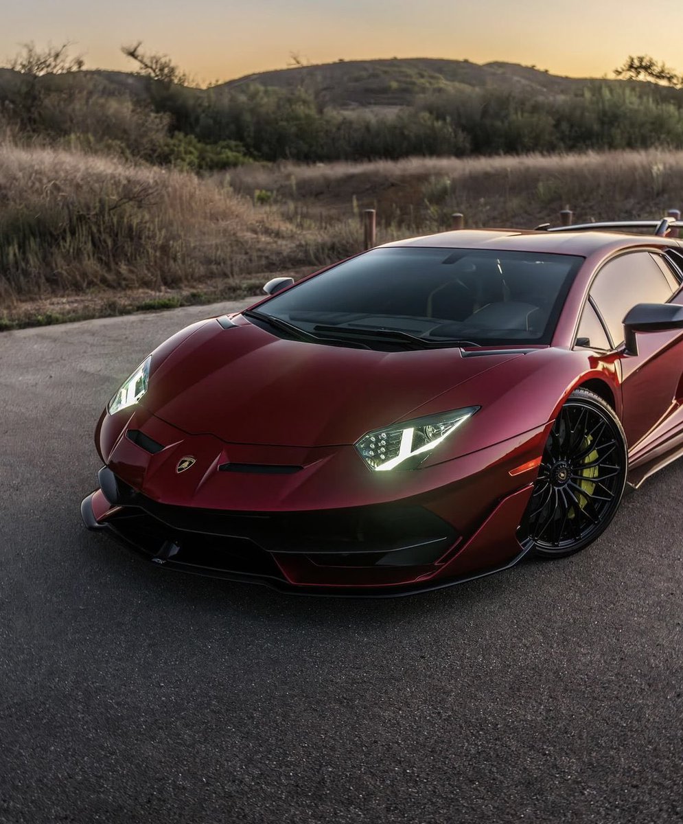 LUX Cars tweet media