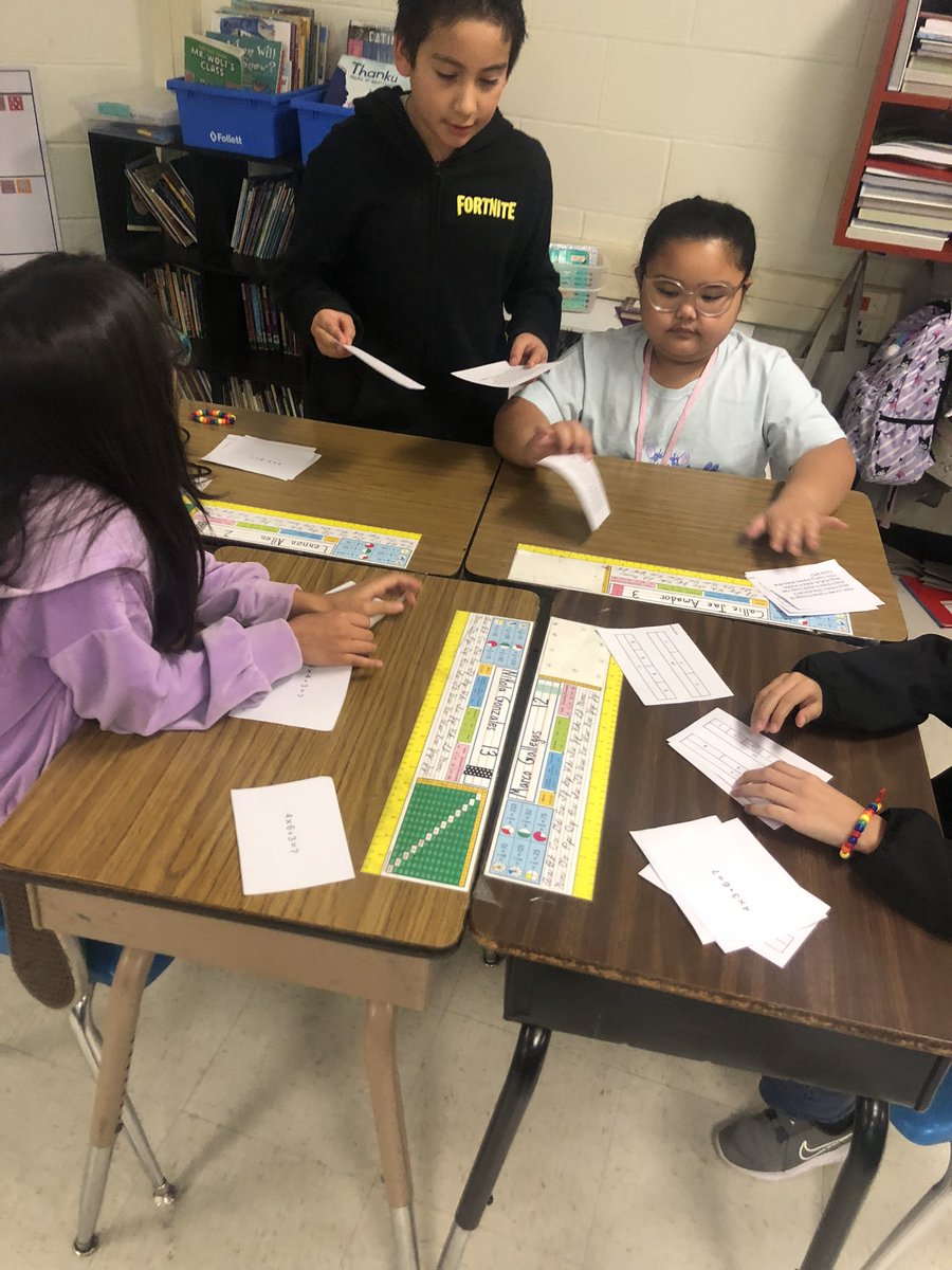 Julie_Davis3's tweet photo. We are working together to match word problems, equations, and strip diagrams! https://t.co/wo0BekKStY