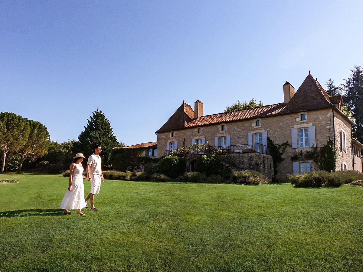 Joyeuses Saint Valentin avec Château Gautoul !✨
Une escapade romantique dans les vignes est à prévoir pour le retour des beaux jours.
Nous vous assistons afin que votre séjour soit inoubliable. Découverte des vignobles et de la région, il y en a pour tous les goûts !