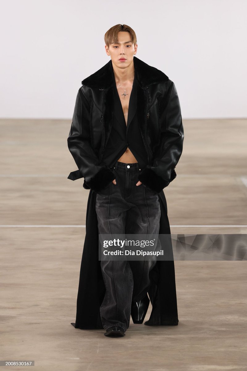tapiochaepearl's tweet photo. MONSTA X members who debuted as a runway model.

• Minhyuk
• Hyungwon 
• Shownu 🆕 https://t.co/ijmhvRijHZ